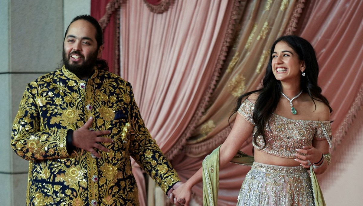 Hindistan'da yılın düğünü! Asya'nın en zengini oğlunu evlendirdi Hindistan'da yılın düğünü! Asya'nın en zengini oğlunu evlendirdi