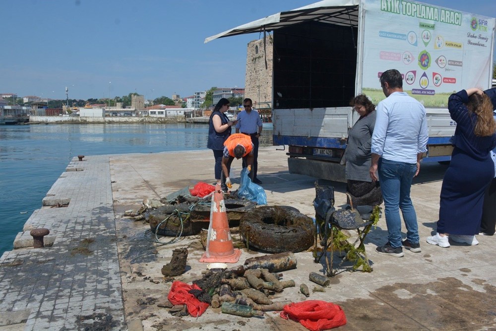 Denizin tabanından çıkarıldı: Takma diş, cam şişe, cep telefonu ve atık materyaller 72 Raihj5SMTUiloGViUo2LoA