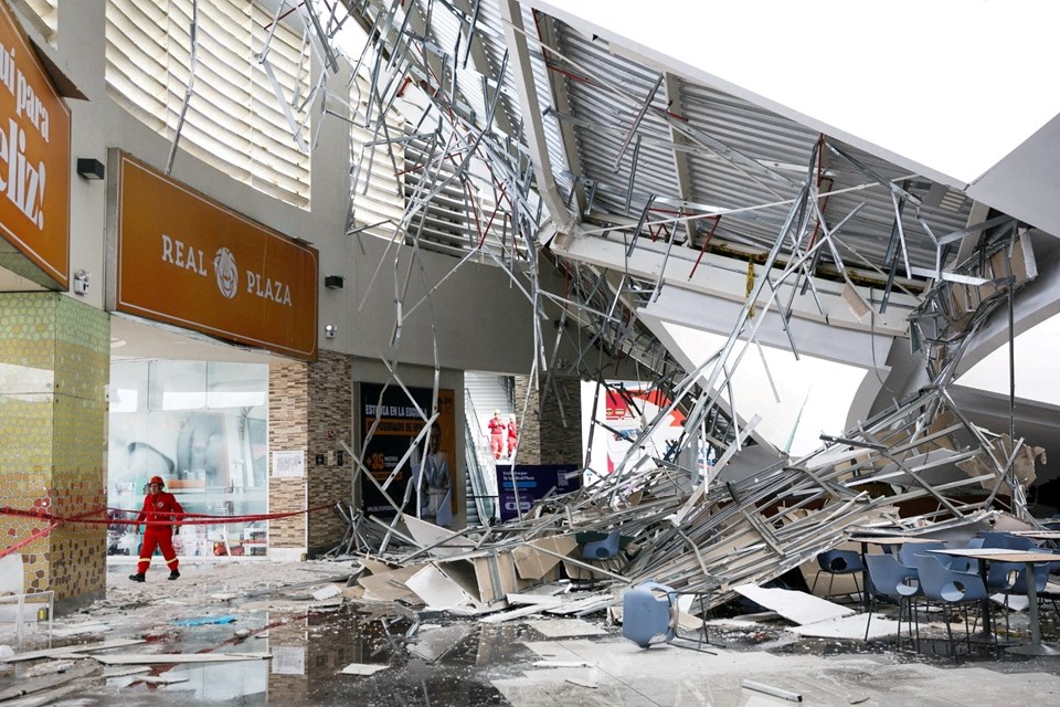 Peru'da alışveriş merkezinin çatısı çöktü: 8 kişi öldü, 80 kişi yaralandı - 1