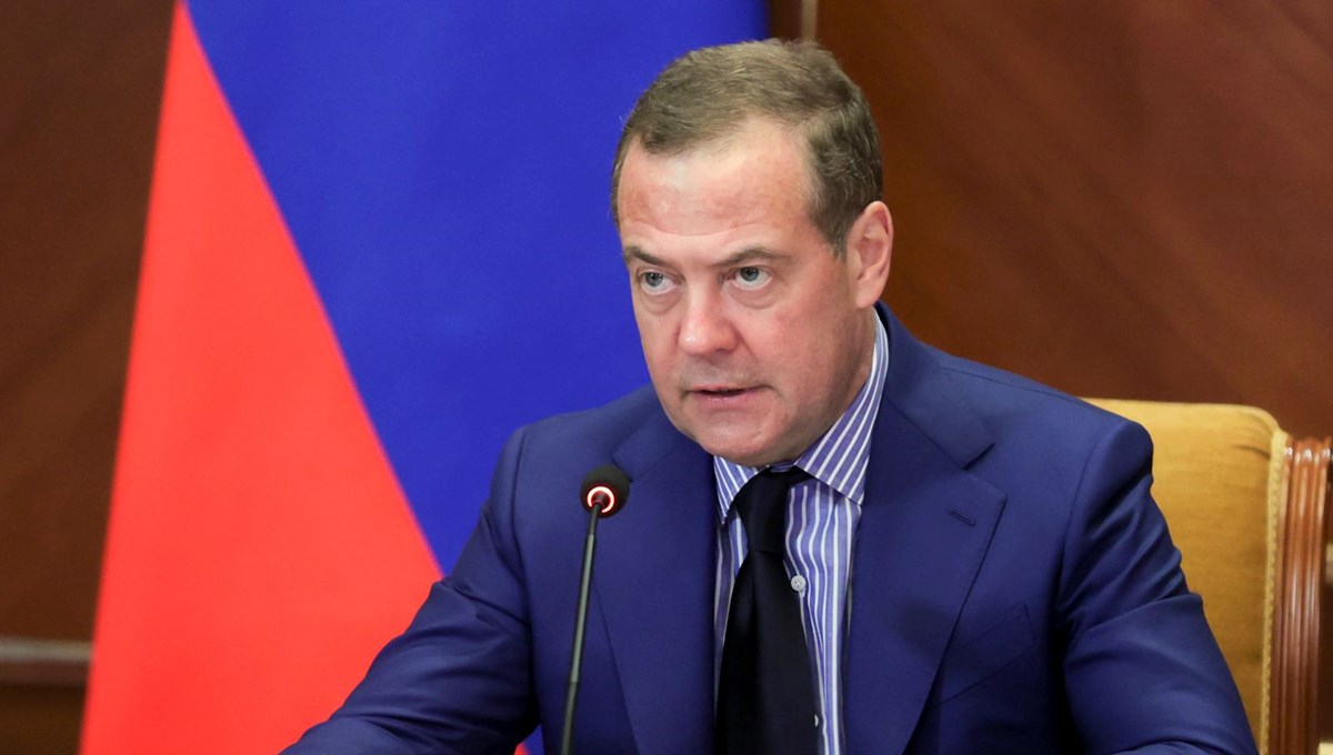 Medvedev'den Trump'a tepki