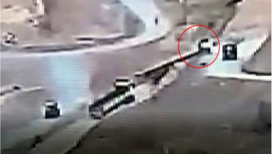 Gölgesinde oturduğu TIR'ın altında ezildi