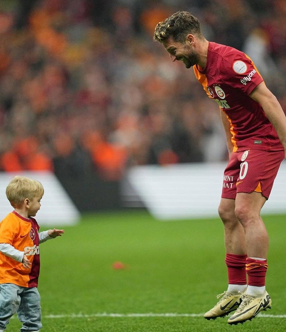 Dries Mertens'in bebeğine Türkçe isim koyacağı iddia edildi - 1