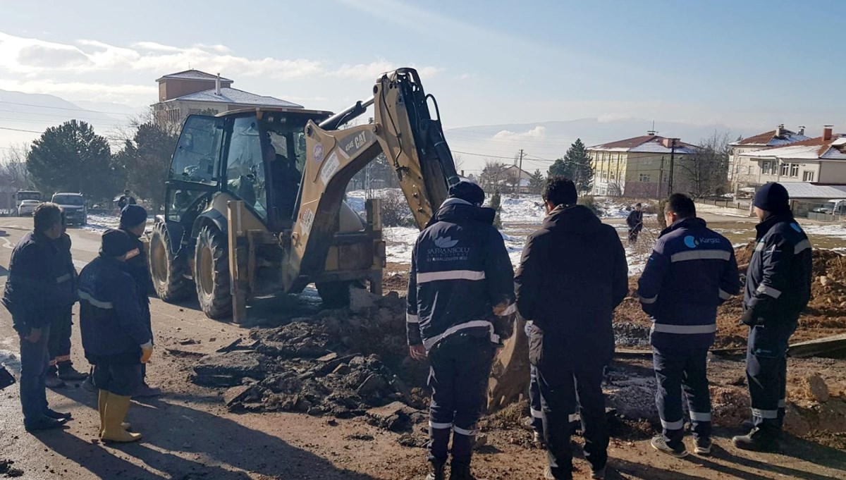 Karabük'te doğalgaz borusu patladı Karabük'te doğalgaz borusu patladı