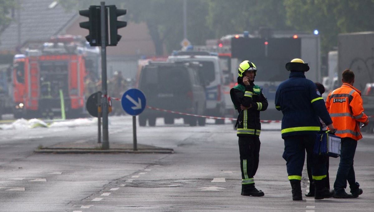 Berlin’de kimya fabrikasında yangın: Zehirli gaz uyarısı yapıldı Berlin’de kimya fabrikasında yangın: Zehirli gaz uyarısı yapıldı