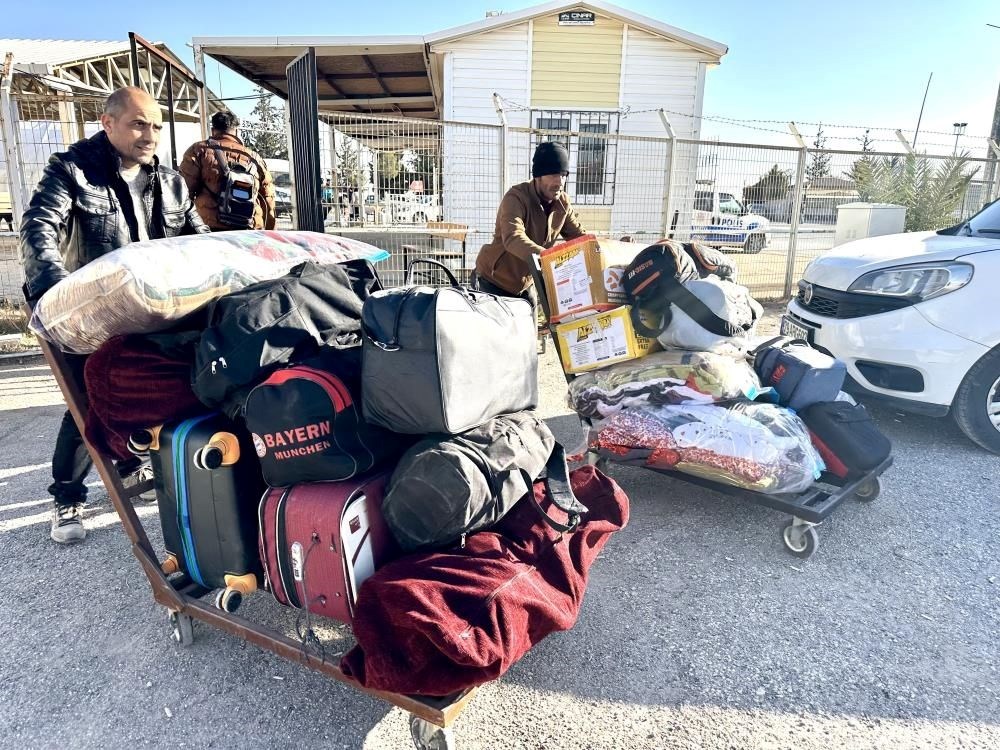Sınır kapılarında dönüş yoğunluğu: 5 günde 7 bin 871 Suriyeli döndü - 3