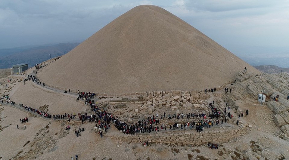 Dünya mirası Nemrut'un bu yılki ziyaretçi sayısı çeyrek milyona yaklaştı - 1