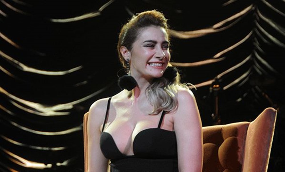 Nilgün Belgün takipçilerini geçmişe götürdü: Bu fotoğraf Marmaris'te çekildi (Ünlülerin çocukluk ve gençlik halleri) - 576