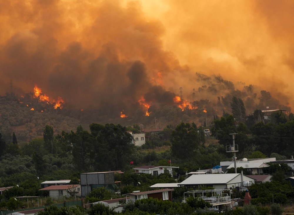 Orman yangınlarıyla mücadele: 3 ilde yangınlar kısmen kontrol altında - 2