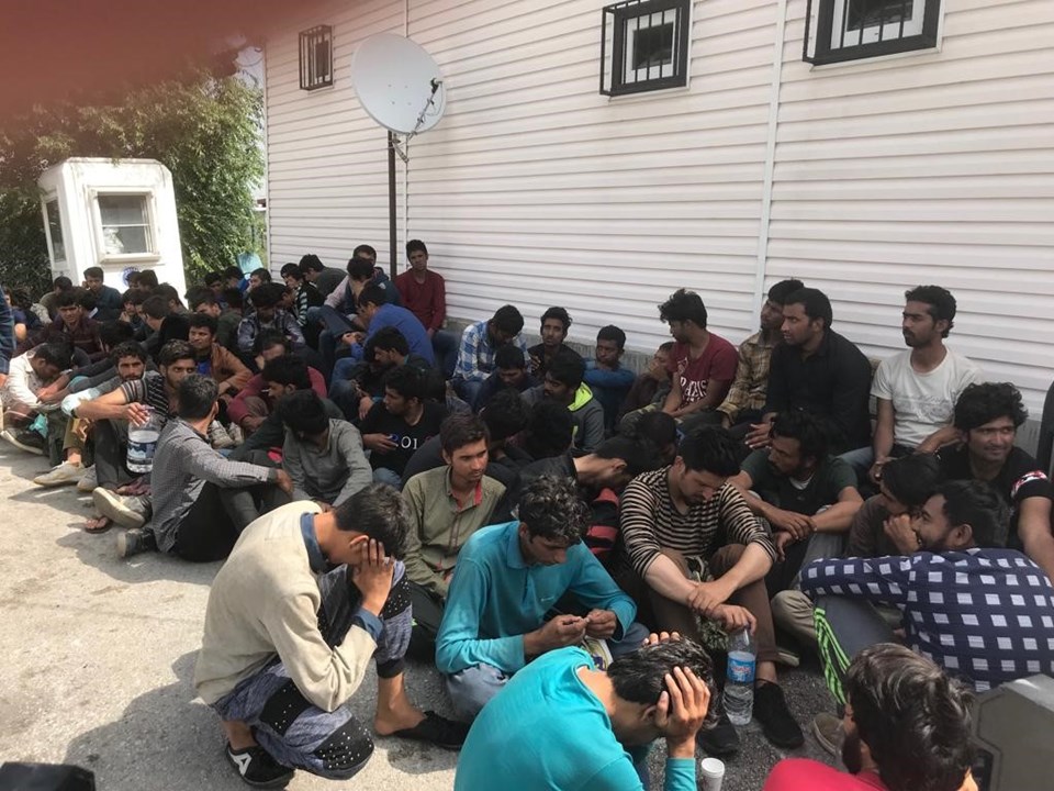 75 göçmeni Başkent sokaklarına bırakıp kaçtılar - 1