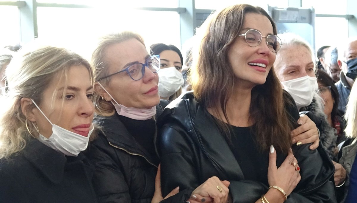Özge Ulusoy'un babası için Ankara'da cenaze töreni