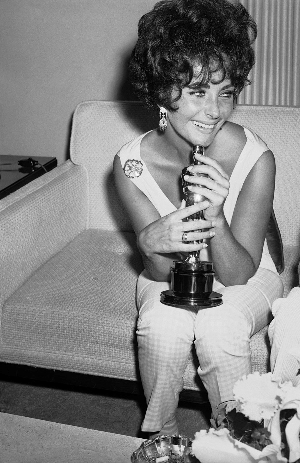 51 yıl sonra ortaya çıkan Elizabeth Taylor'ın ikonik elbisesi satışta - 4