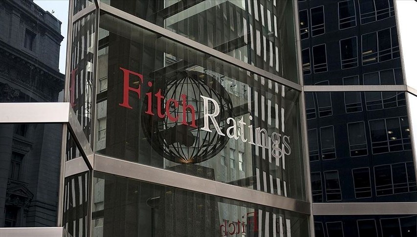 Fitch kredi notunu teyit etti