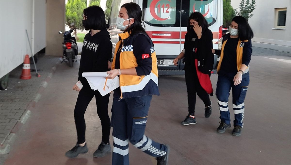 Manisa'da 76 öğrenci zehirlenme şüphesiyle hastaneye kaldırıldı
