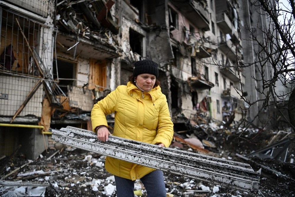 Rusya'nın saldırısının 3. gününde Ukrayna'dan fotoğraflar - 18