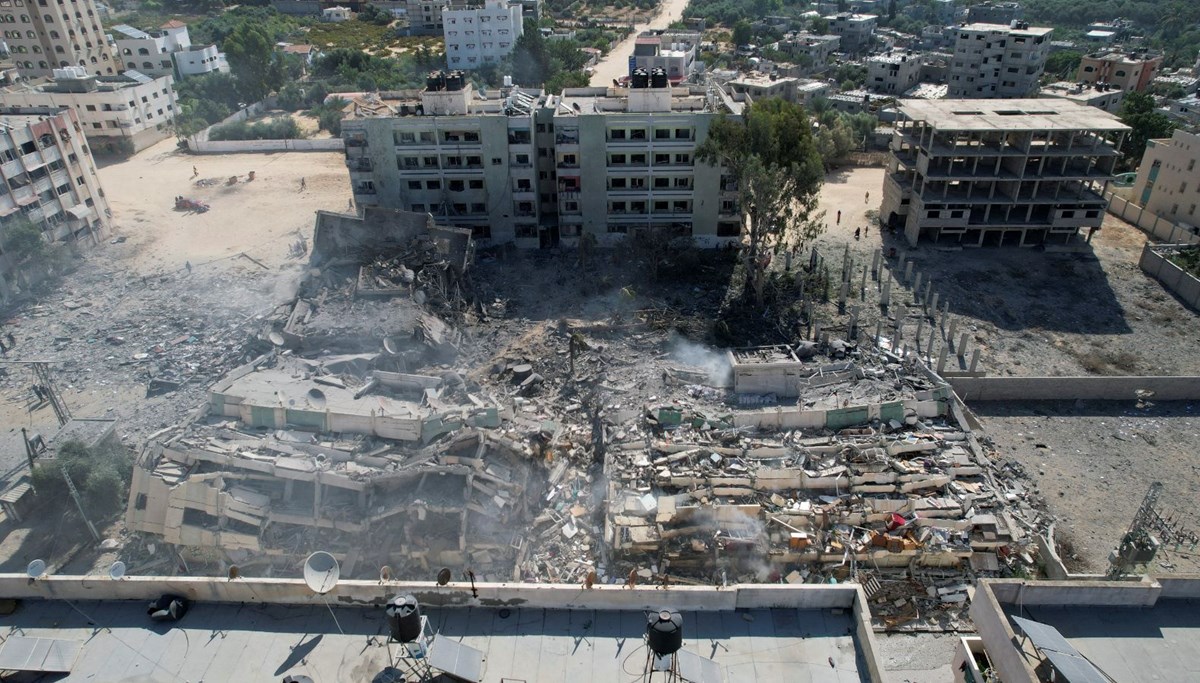 İsrail'in Gazze'ye düzenlediği saldırılarda 5 bin 500 bina tamamen yıkıldı İsrail'in Gazze'ye düzenlediği saldırılarda 5 bin 500 bina tamamen yıkıldı