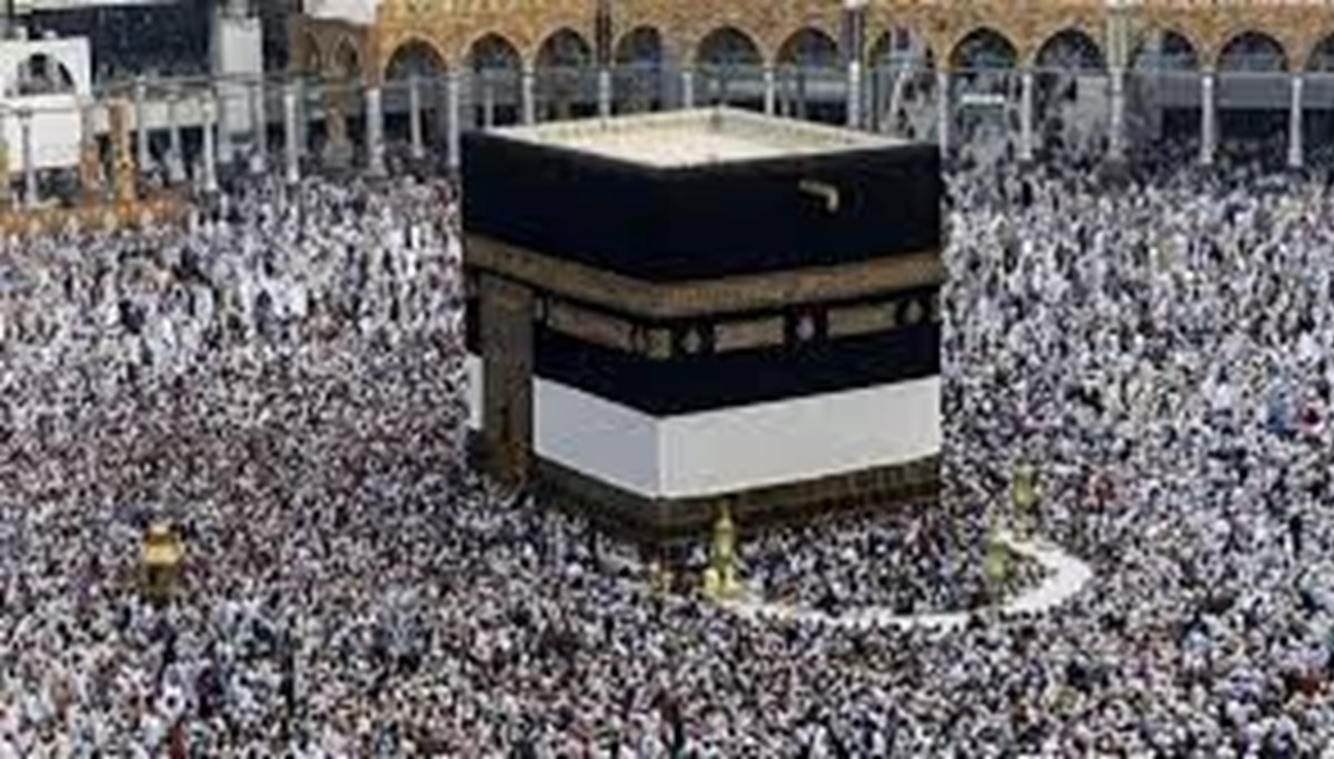 Covid-19 salgını sonrası ilk yurt dışı hacı kafilesi Suudi Arabistan'a ulaştı
