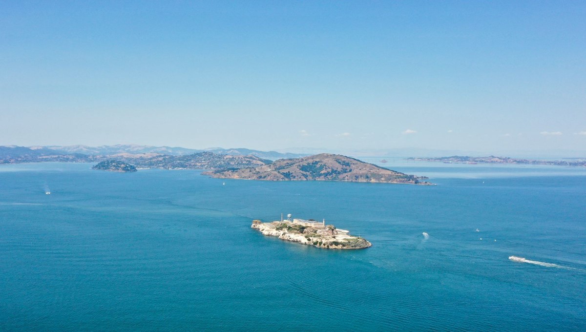Filmlere konu olan Alcatraz Hapishanesi'nin bulunduğu ada her yıl 1,5 milyon turist ağırlıyor Filmlere konu olan Alcatraz Hapishanesi'nin bulunduğu ada her yıl 1,5 milyon turist ağırlıyor