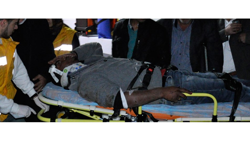 Ambulans şarampole devrildi: 3 yaralı