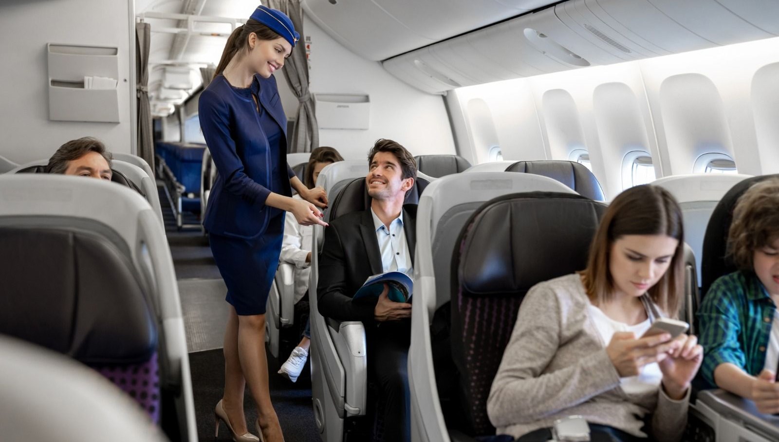 "Maskeyi çıkarın gülümsemenizi göremiyoruz"