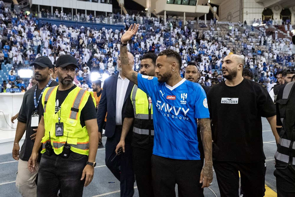 Neymar, görkemli törenle Al Hilal taraftarıyla buluştu - 14