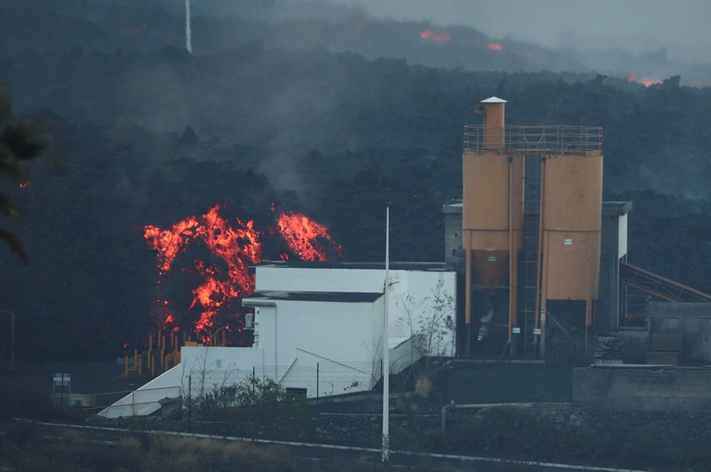 Yanardağ, La Palma Adası'nda 800 kişiyi daha evlerinden etti - 5