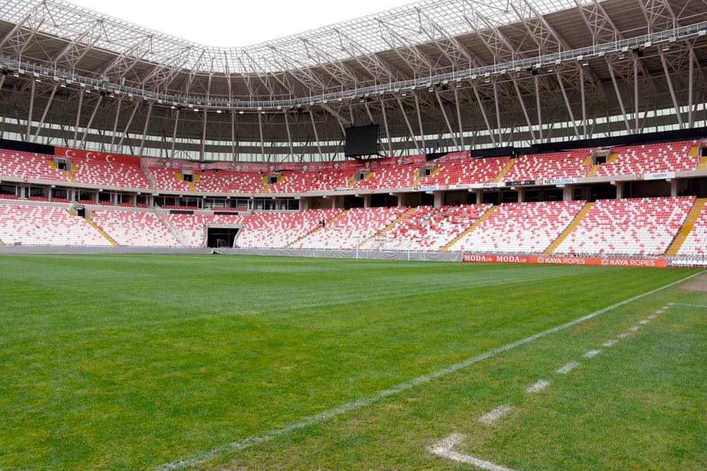 Sivas 4 Eylül Stadı Sivasspor-Fenerbahçe maçına hazırlanıyor: Yerde son durum 74 Rlozkj2tU0S4TqMYVRImyQ