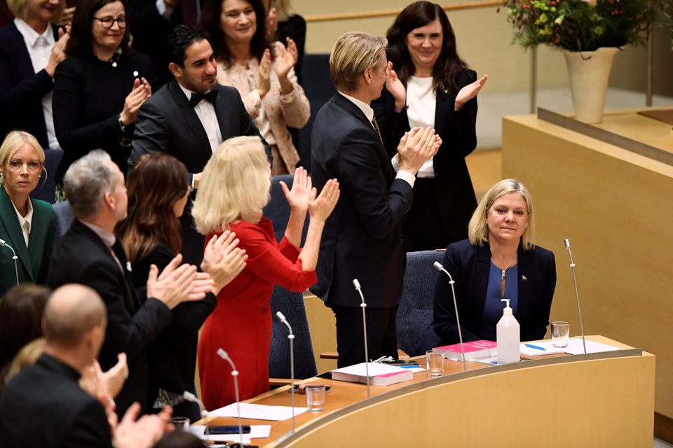 İsveç'in ilk kadın başbakanı Magdalena Andersson, göreve geldikten saatler sonra istifa etti - 1