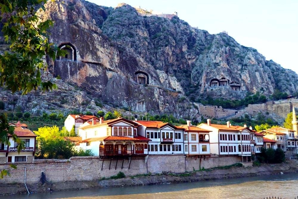 Türkiye'de zelzele riski en az olan kentler: AFAD ve MTA'ya nazaran Türkiye'nin en inançlı 20 kenti 84 Rm Ss1HQZ0e rVD gz 1Vw