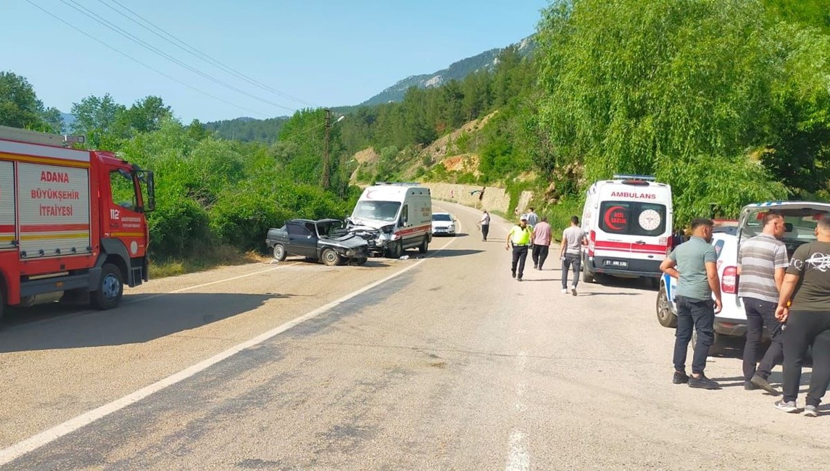 Ambulansla otomobil çarpıştı