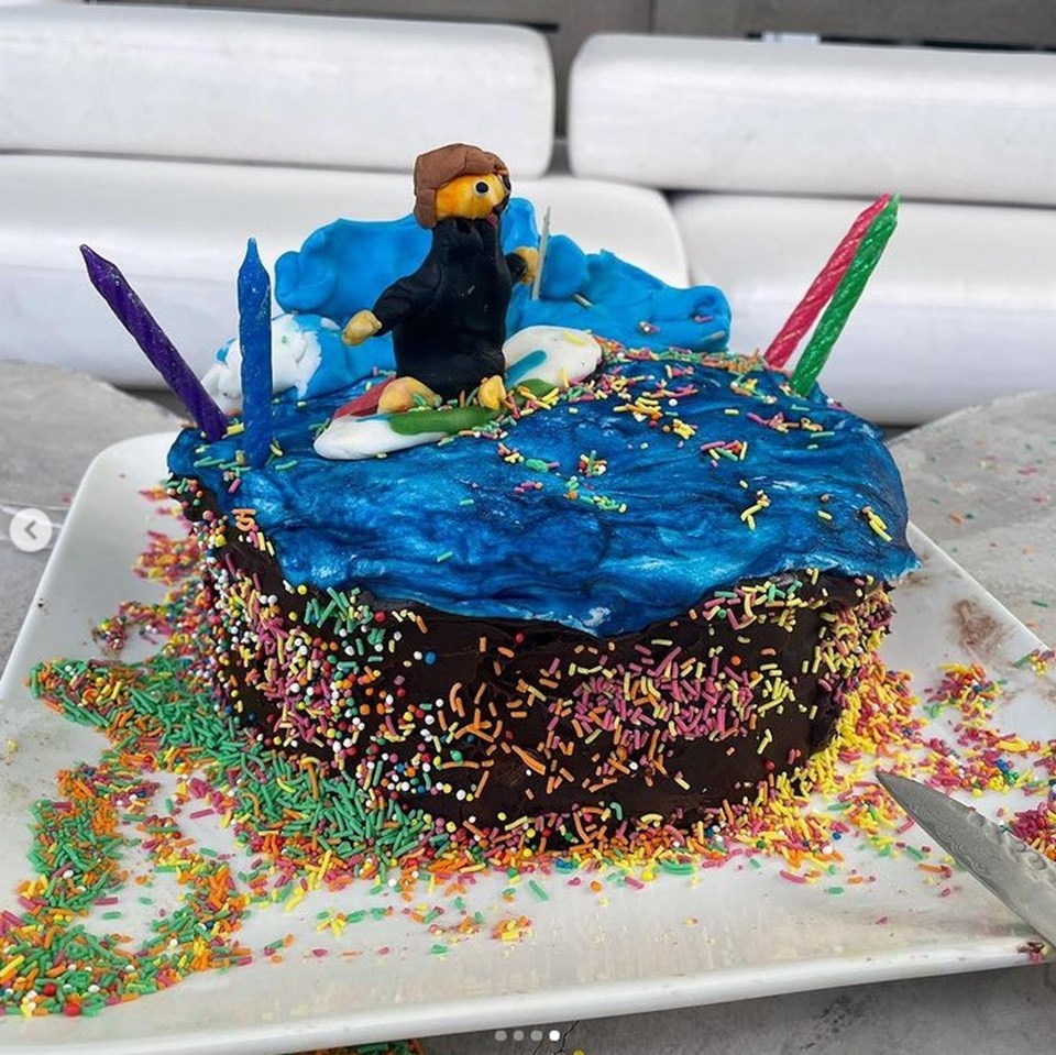 Chris Hemsworth'e çocuklarından doğum günü pastası - 2