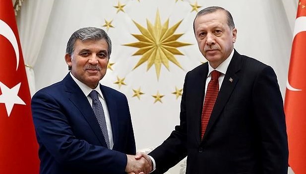 Abdullah Gül'den Cumhurbaşkanı Erdoğan'a geçmiş olsun telefonu