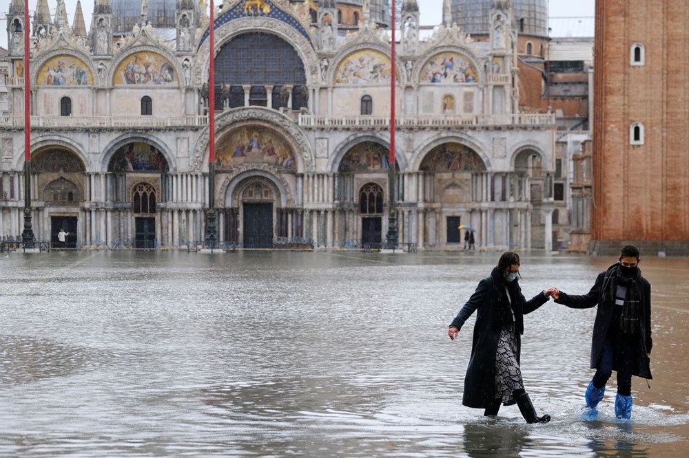 Venedik'te yine su baskını: Milyar dolarlık proje işe yaramadı - 2