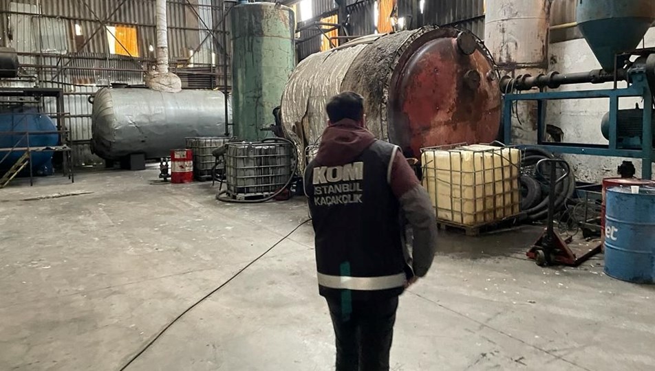 İstanbul'da 35 ton kaçak akaryakıt ele geçirildi