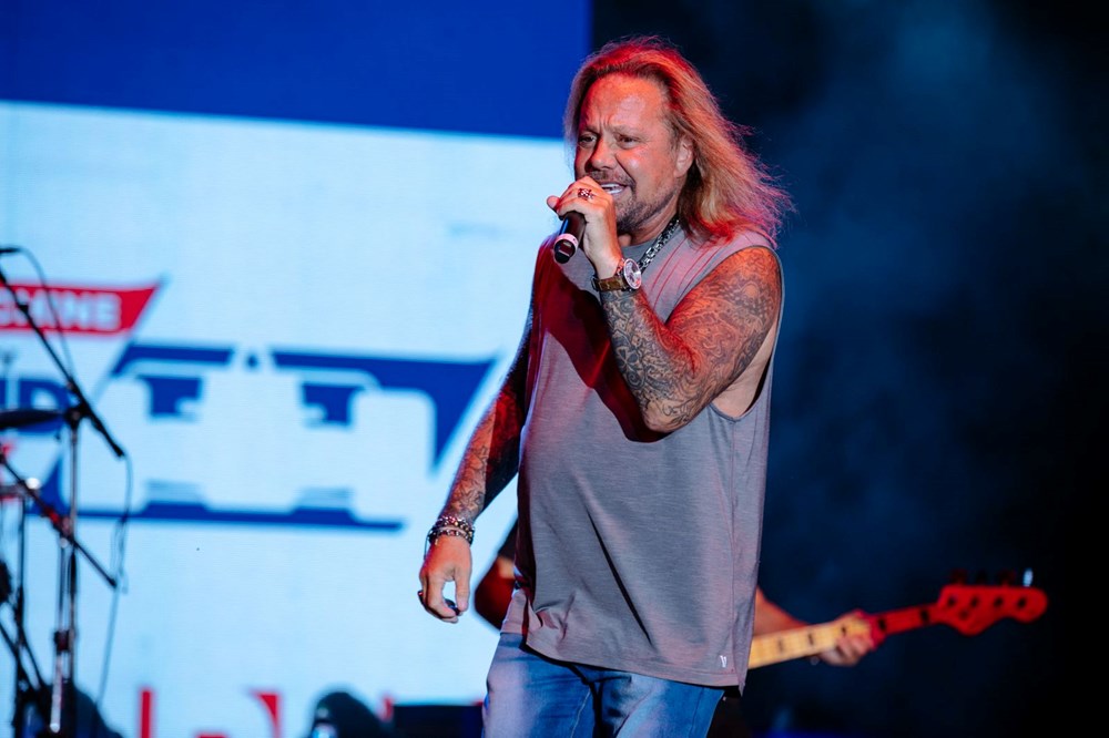 Mötley Crüe'nun solisti Vince Neil uykusunda felç geçirdiğini açıkladı - 4