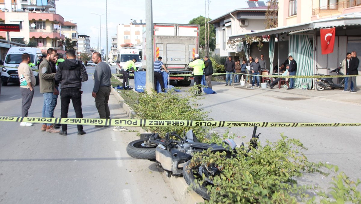 Antalya’da iki motosiklet çarpıştı: 1 ölü, 1 ağır yaralı Antalya’da iki motosiklet çarpıştı: 1 ölü, 1 ağır yaralı