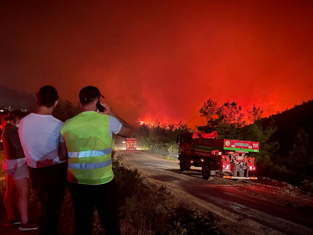 Marmaris'te orman yangını: Havadan müdahale yeniden başladı - 2
