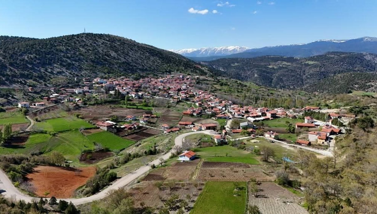 672 yıllık tarifle yılda 1 kez yapılıyor: Herkes köye akın etti 672 yıllık tarifle yılda 1 kez yapılıyor: Herkes köye akın etti