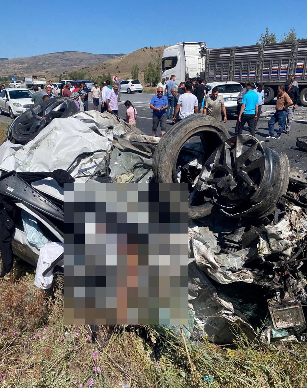 Erzincan'da katliam gibi kaza: 3 ölü, 4 yaralı - 2