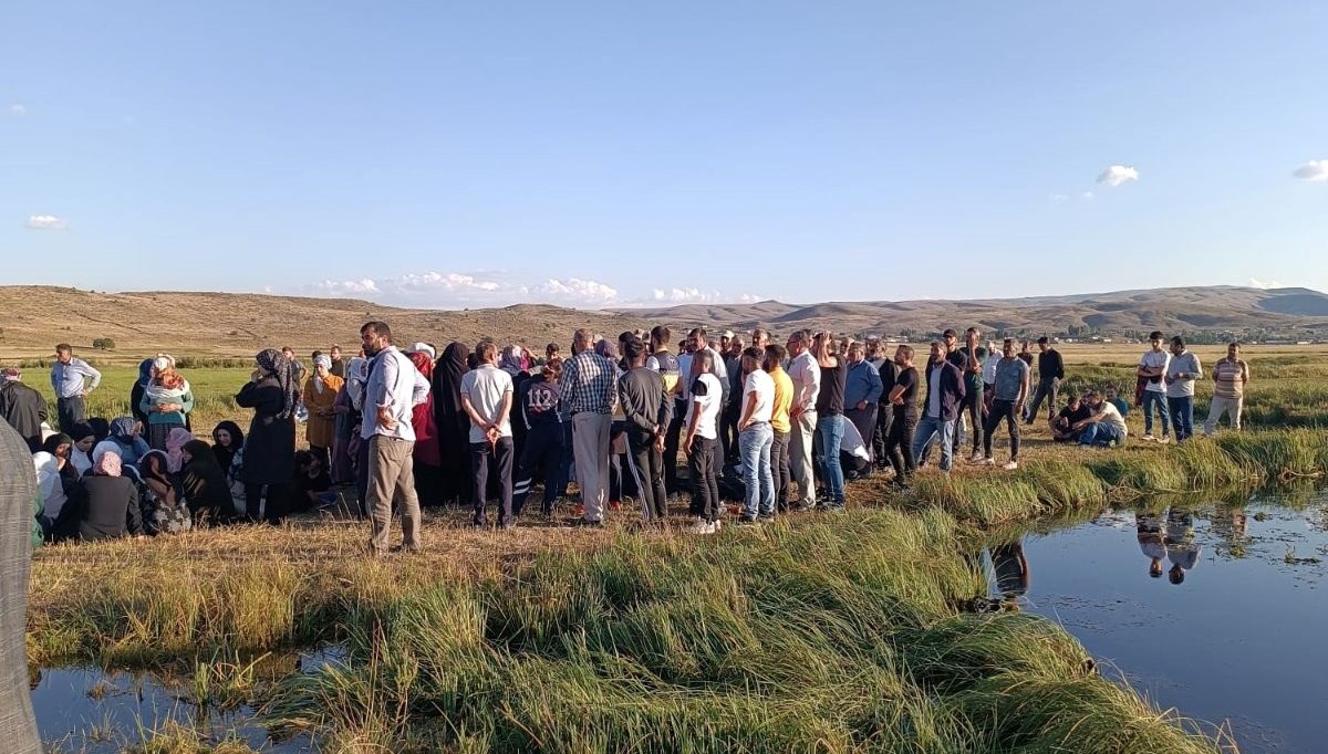 Bingöl'de ikiz kardeşler derede boğuldu Bingöl'de ikiz kardeşler derede boğuldu
