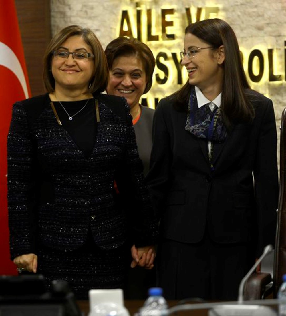 Gözyaşları içinde devretti - 1