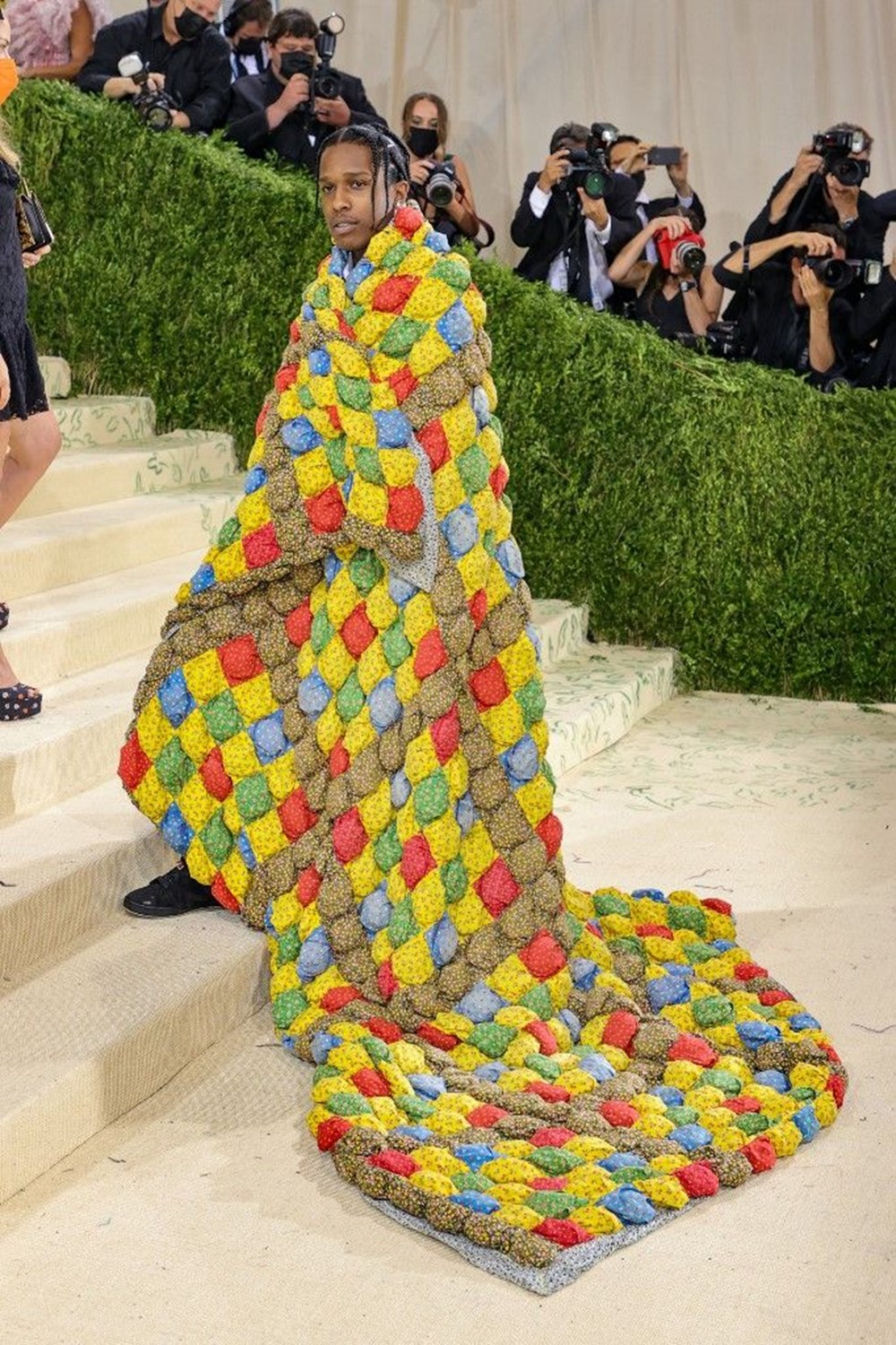 A$AP Rocky'nin Met Gala'daki yorganının sırrı ortaya çıktı - 10