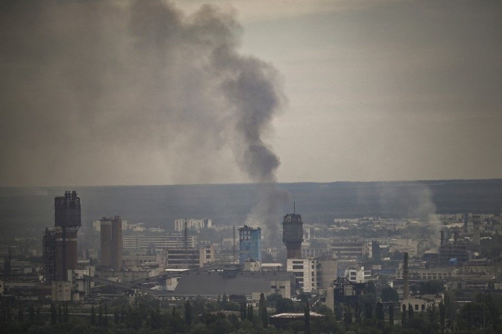 Rusya, Donbas'taki savaşın merkez üssü Severodonetsk'te kontrolün çoğunu sağladı: Yıkım uydudan görüntülendi - 10