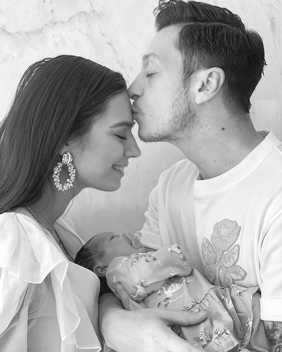 Mesut Özil ve Amine Gülşe çiftinin bebeği doğdu - 1