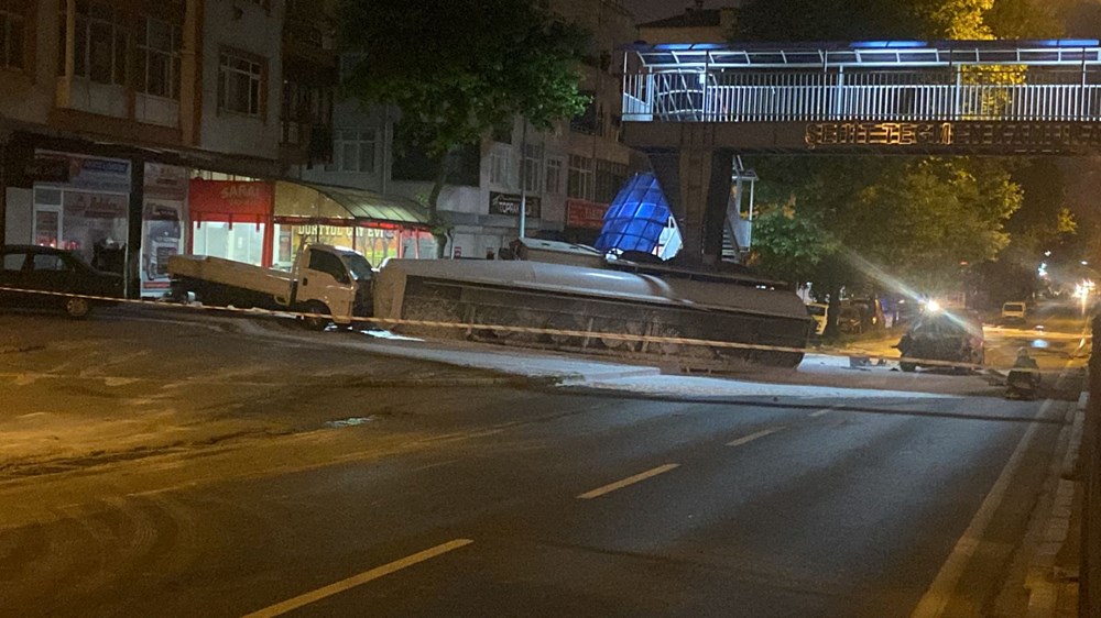 Kocaeli'de benzin yüklü tanker kazası: Patlama riskine karşı yol trafiğe kapatıldı - 3