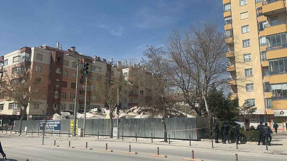 6 katlı bina yıkım sırasında çöktü 74 RtlsyII7 EO4VGdDm5fm0Q