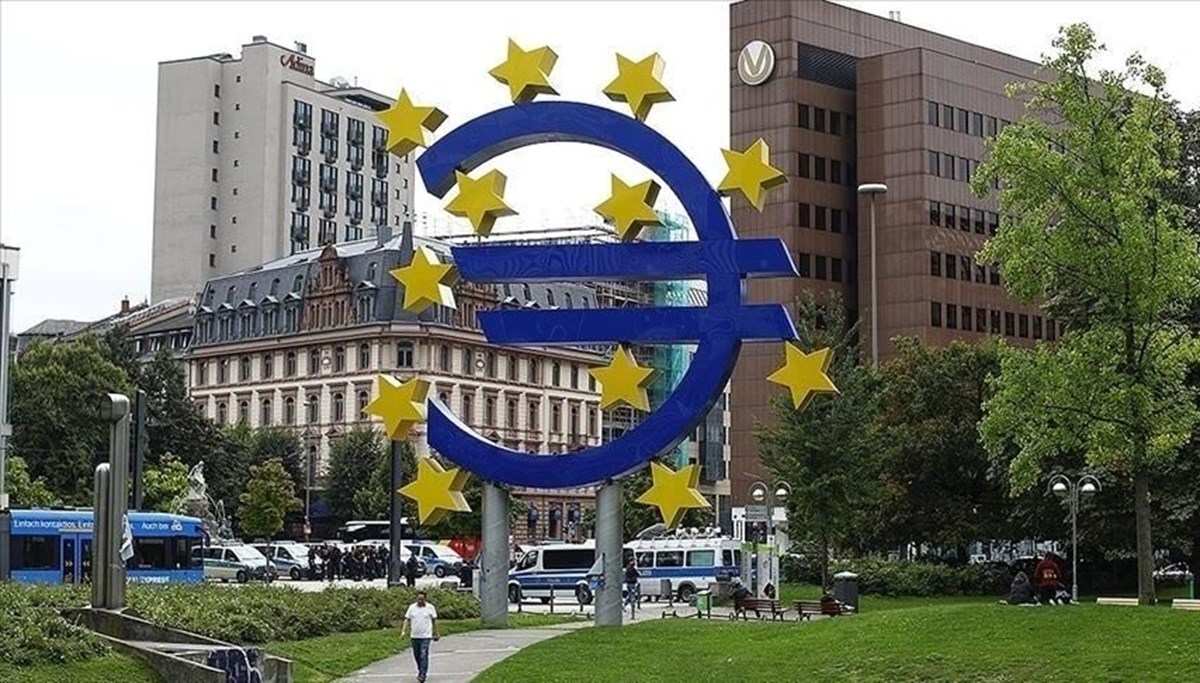 Euro Bölgesi'nde perakende satışlar yükseldi