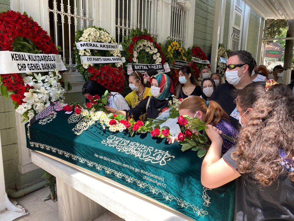 Oyuncu Ayşegül Atik son yolculuğuna uğurlandı - 8