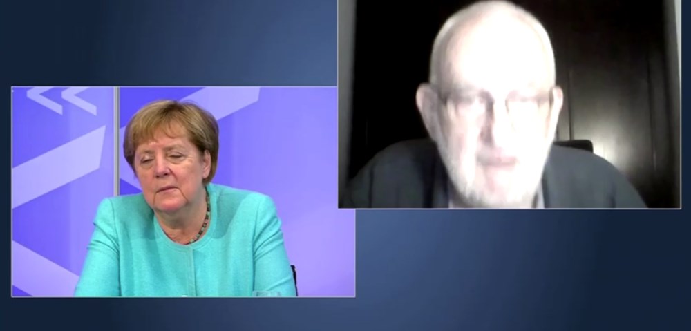 Angela Merkel televizyonda uyuya kaldı - 1
