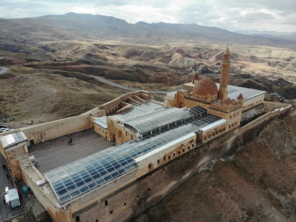 Anadolu'nun eşsiz mimari örneği: İshak Paşa Sarayı - 16