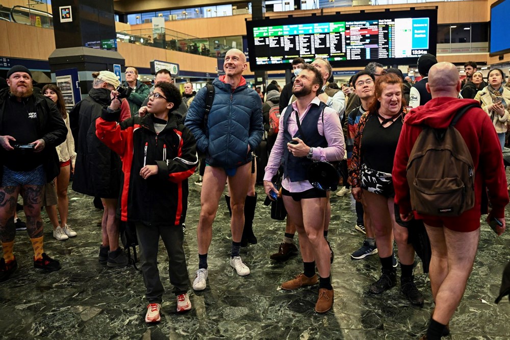 Londra'da 'Pantolonsuz Metro Günü' eğlencesi - 17